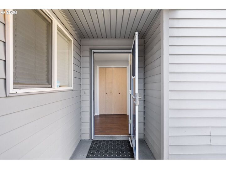 Property Photo:  5301 Plomondon St E18  WA 98661 