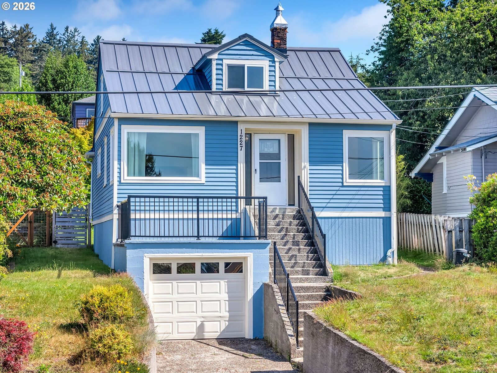 Property Photo:  1227 Alameda Ave  OR 97103 