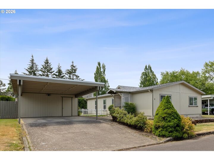 Property Photo: 655 NE Burnett Rd #2 OR 97128