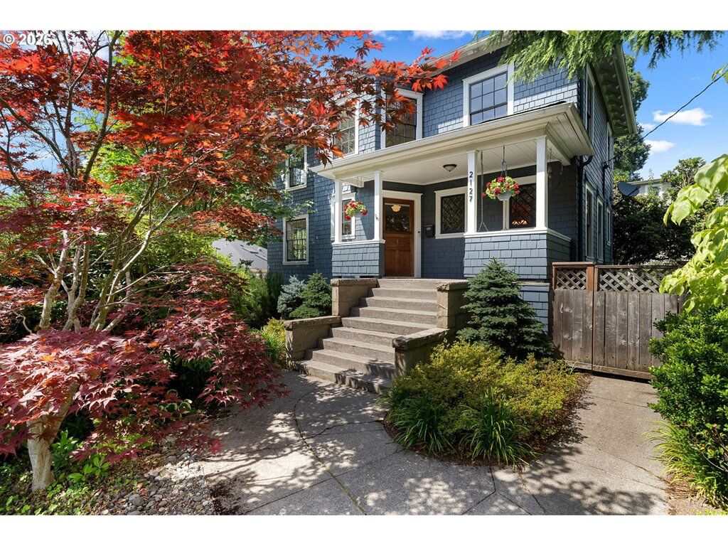 Property Photo:  2127 SW Elm St  OR 97201 