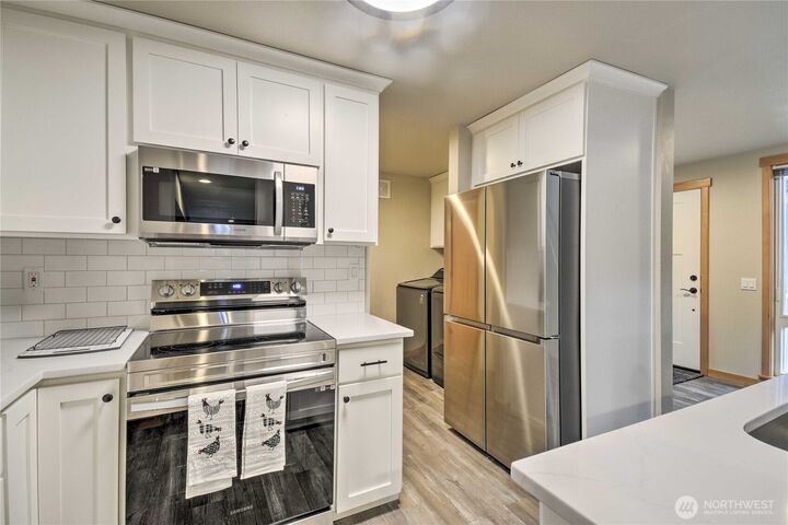 Property Photo:  2421  98th Avenue Ct E  WA 98371 