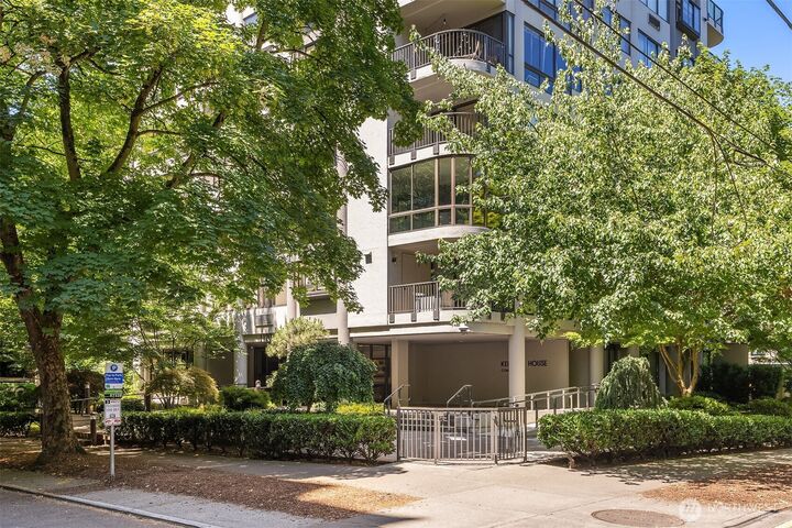 Property Photo:  1120  Spring Street 602  WA 98104 