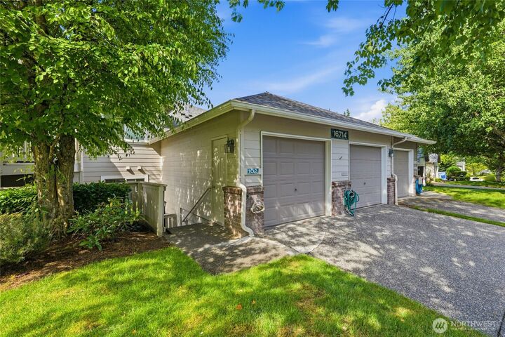 Property Photo:  16714  Cobblestone Drive 102  WA 98037 