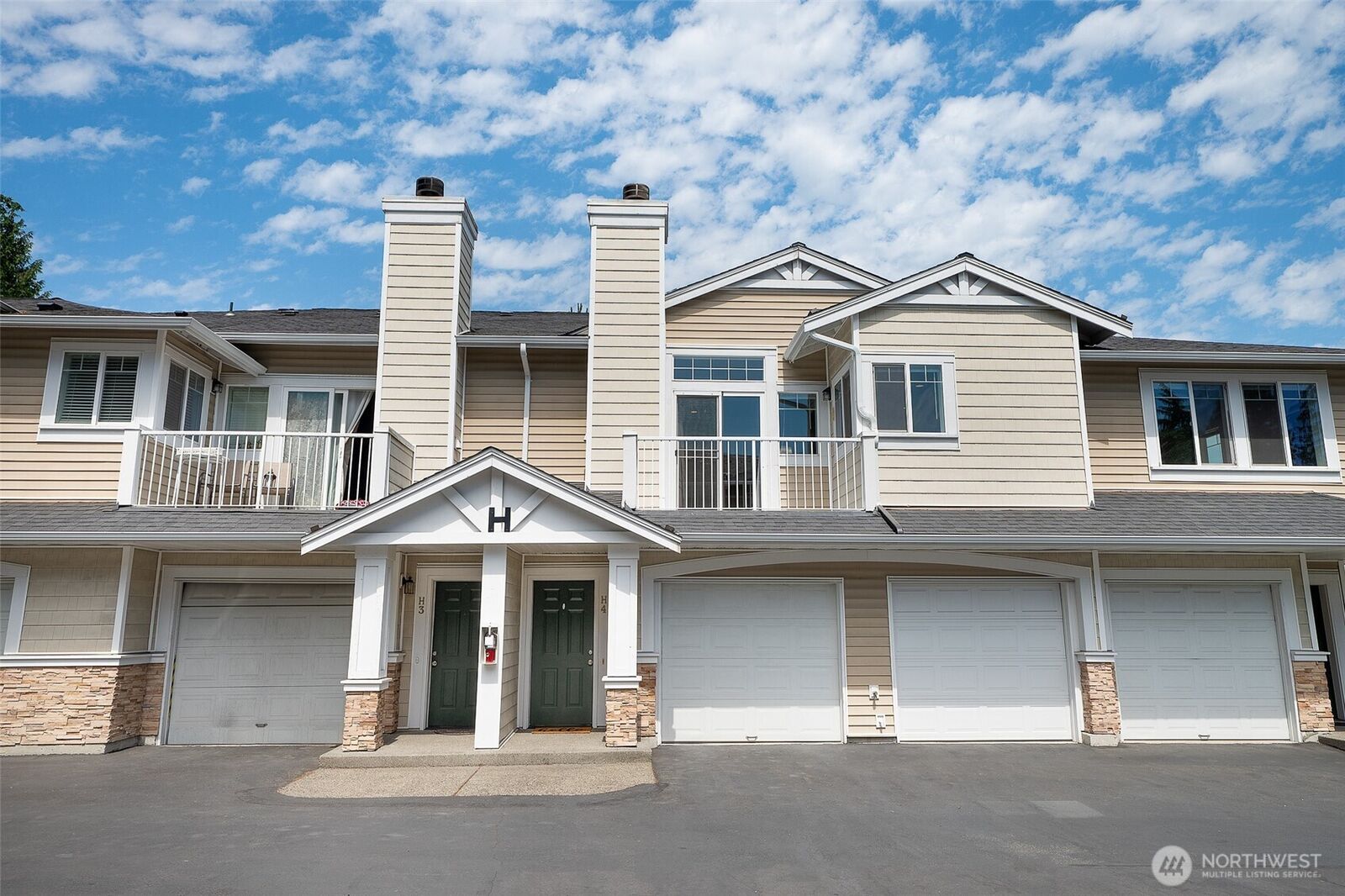 Property Photo:  6515  134th Place SE H4  WA 98296 