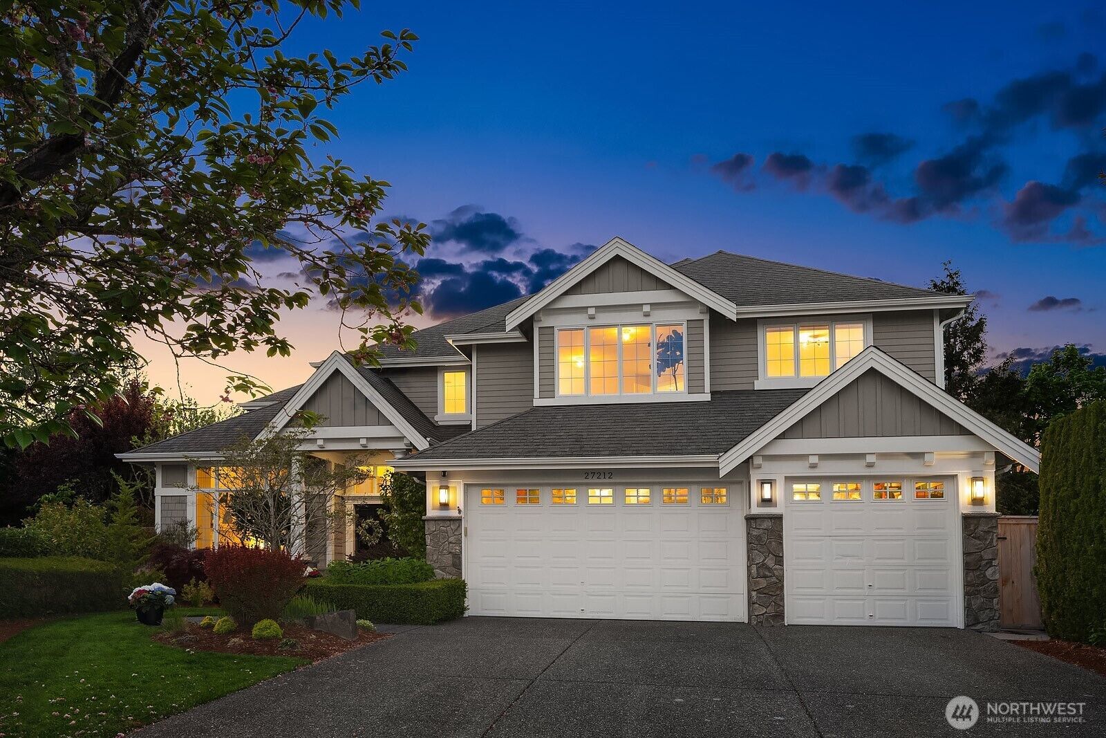 Property Photo:  27212 SE 12th Place  WA 98075 