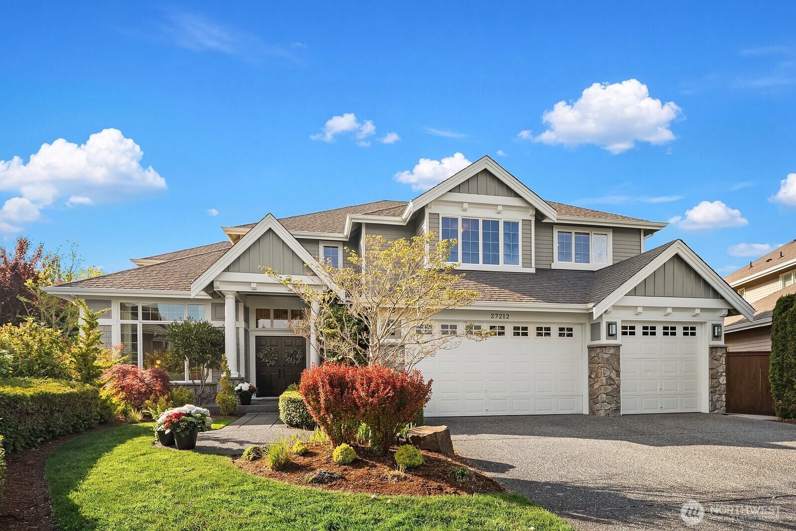 Property Photo: 27212 SE 12th Place WA 98075