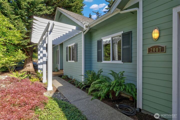 Property Photo: 2007 NE Dingley Road WA 98110