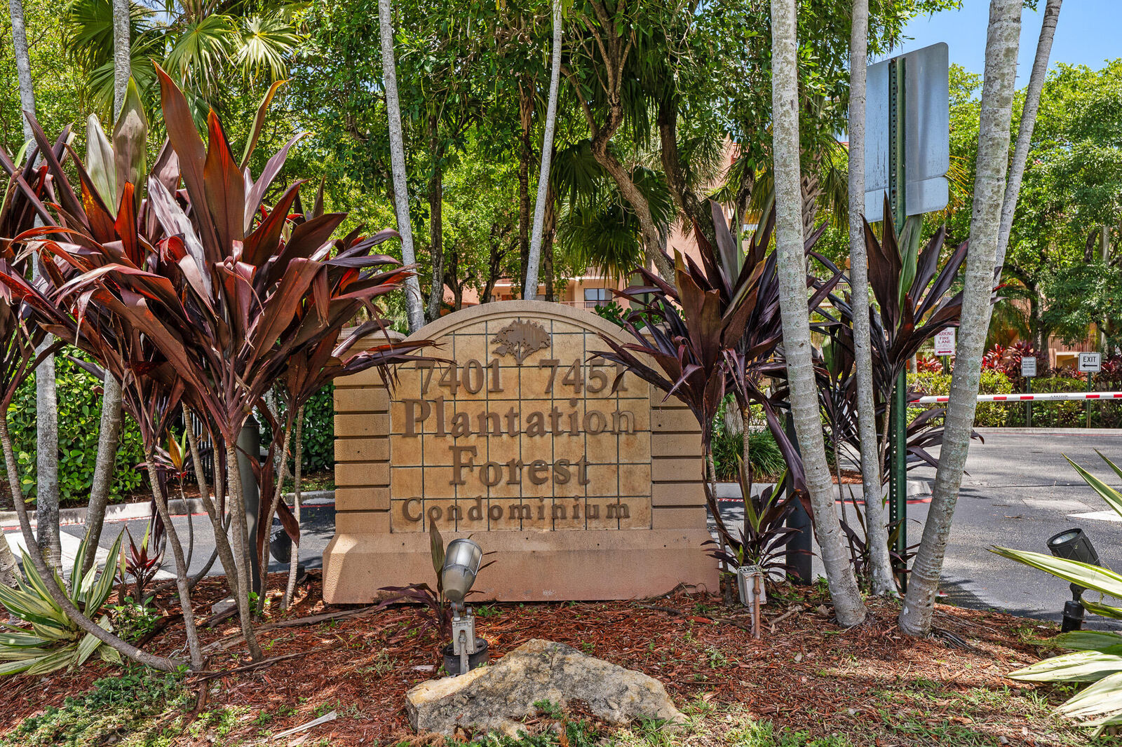 Property Photo:  7401 NW 16th Street 102  FL 33313 