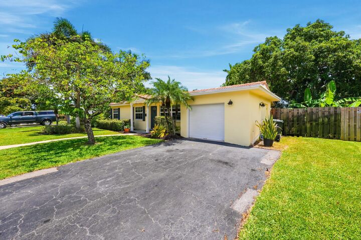 Property Photo:  1222 SW 5th Street  FL 33486 