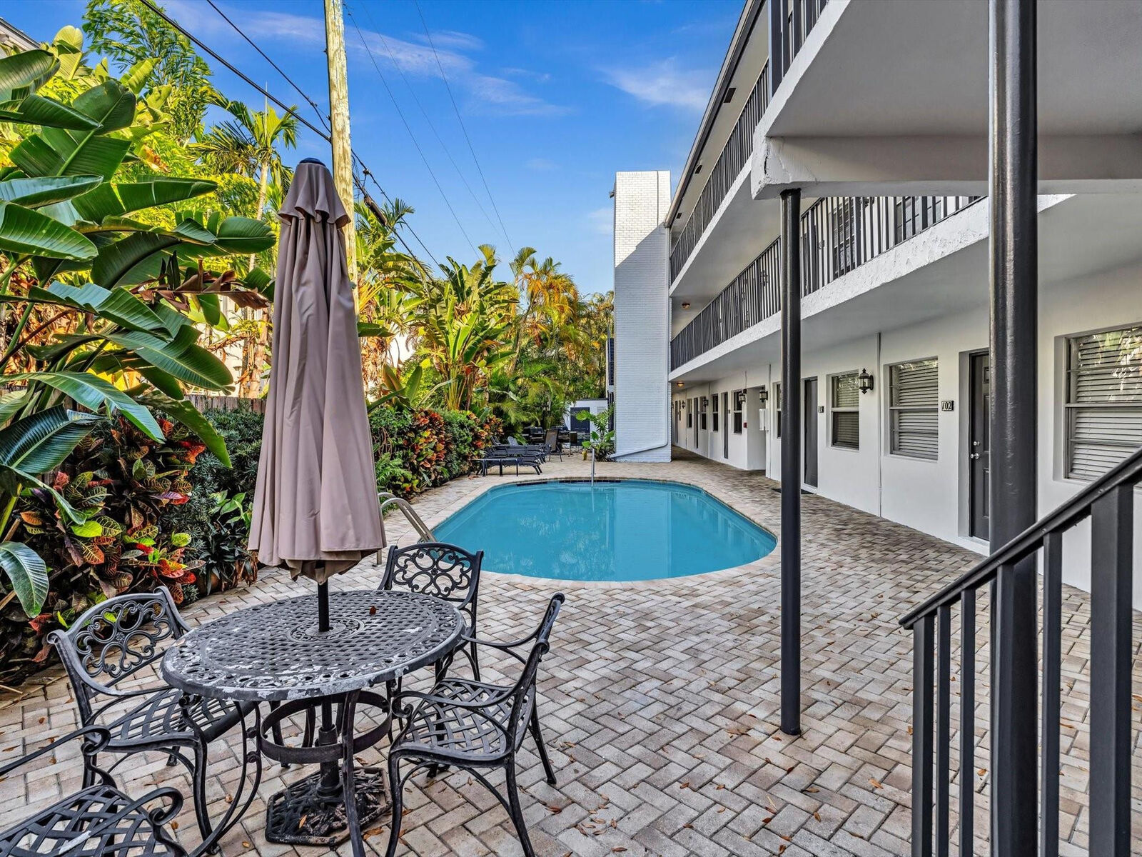 Property Photo:  215 NE 16th Avenue 203  FL 33301 