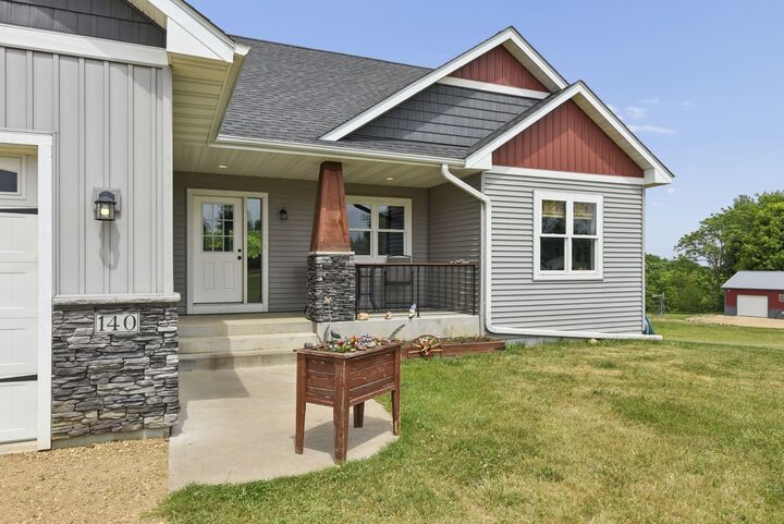 Property Photo:  140 Hillcrest Court  WI 54013 