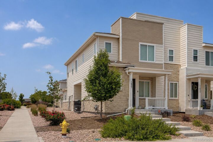 Property Photo:  1657 S Andes Way  CO 80017 