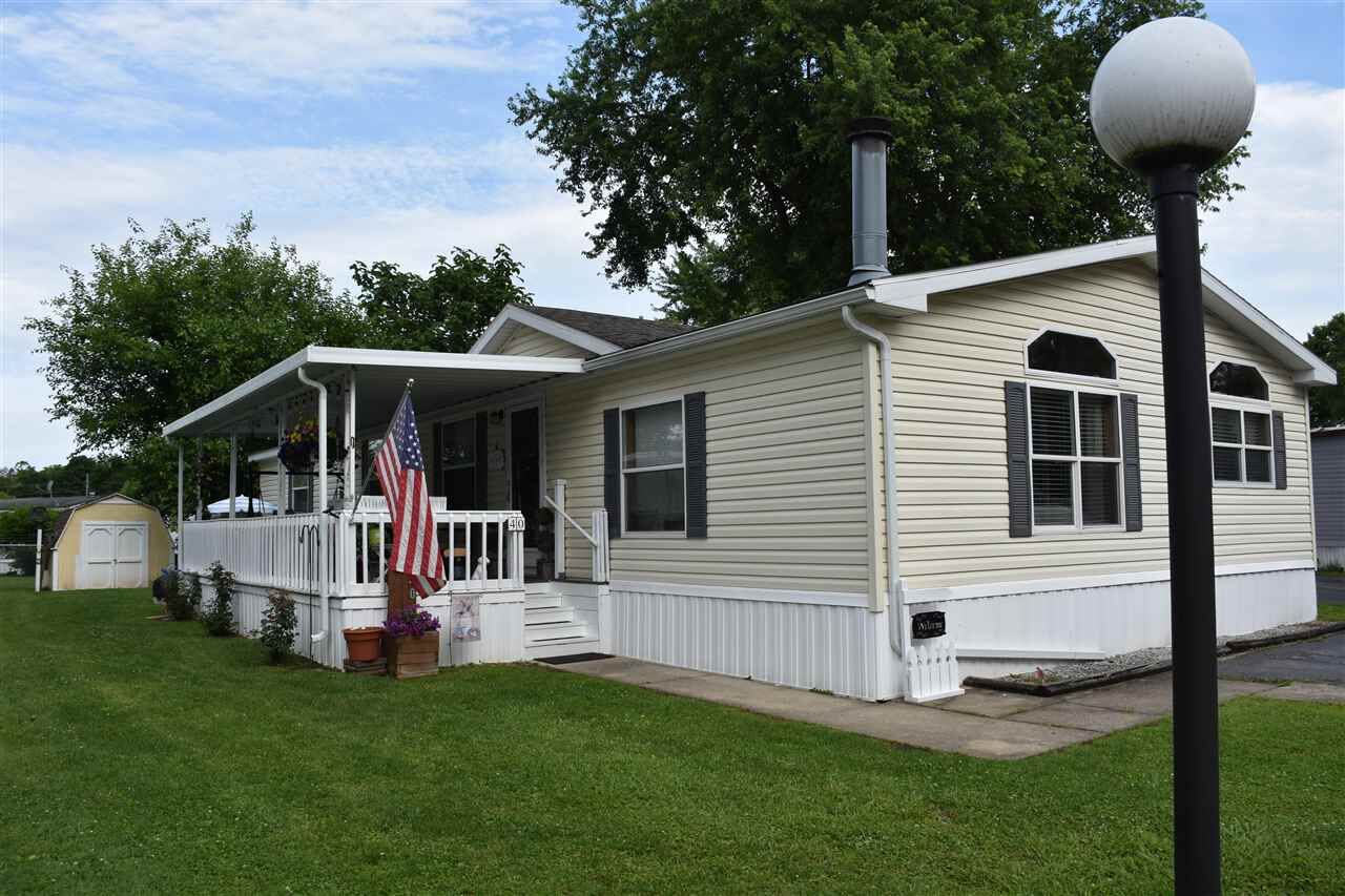 Property Photo:  40 Dogwood Drive  IN 47374 