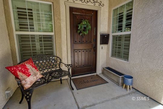 Property Photo:  637 Pinon Ct  CA 93555 