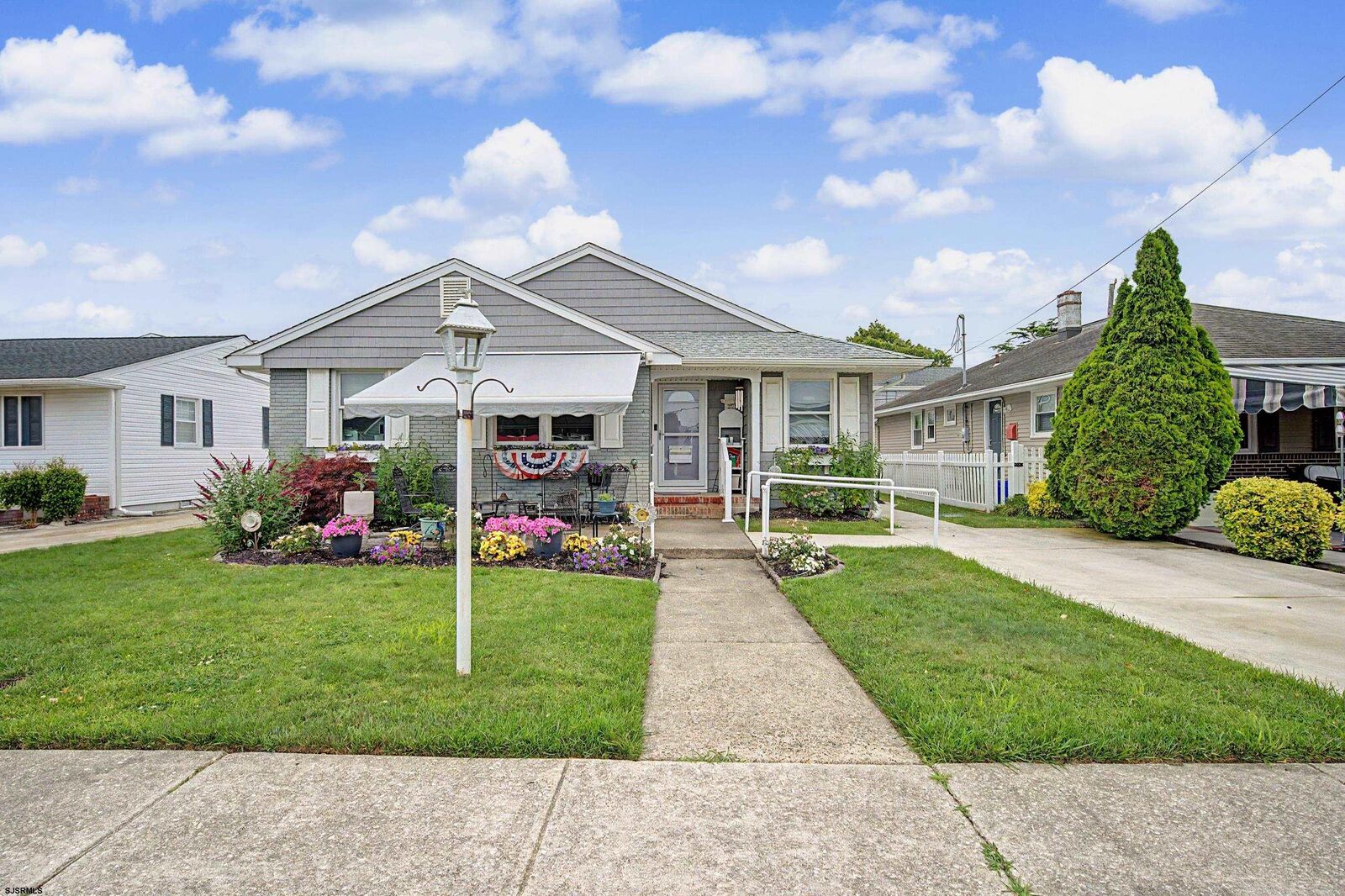 Property Photo:  9 E Gilmar Cir  NJ 08402 