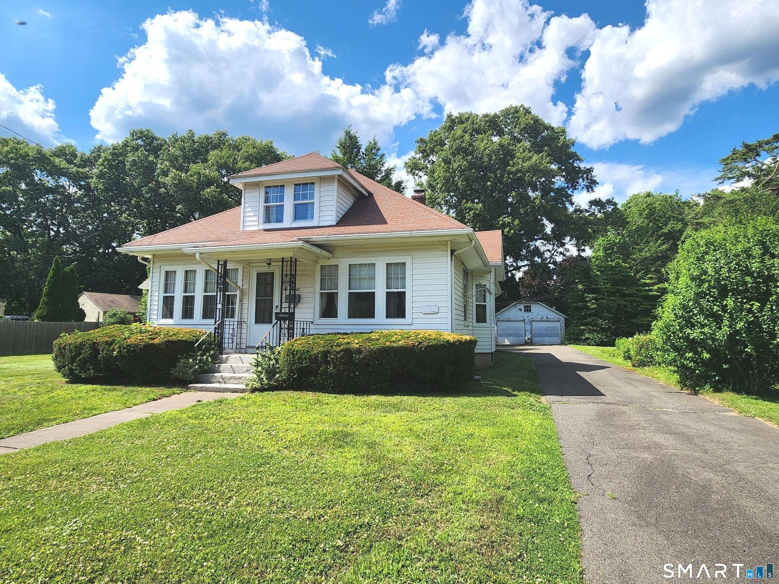 Property Photo:  47 Ashworth Street  CT 06040 