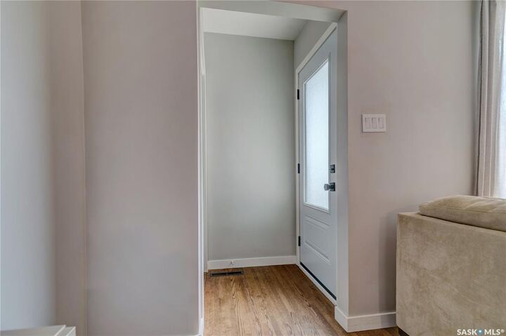 Property Photo:  2552 Elliott Street E  SK S4N 3H5 