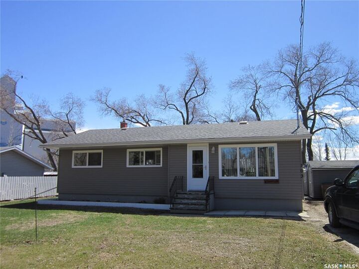 Property Photo:  103 1st Street E  SK S0E 0A0 
