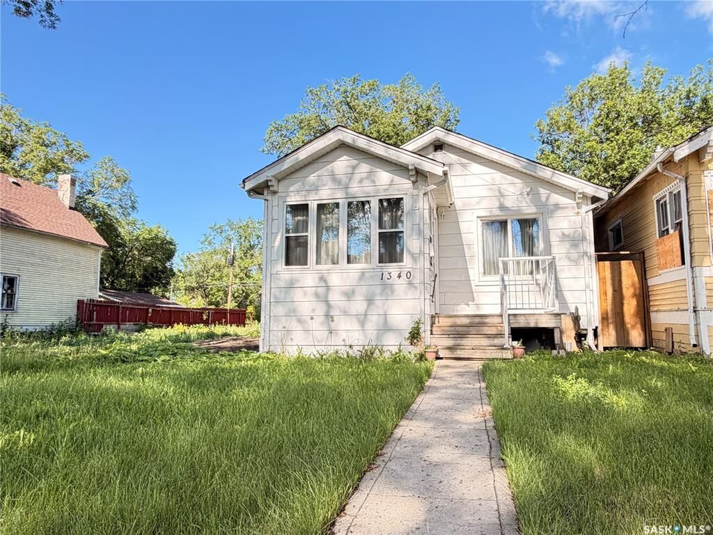 Property Photo:  1340 Retallack Street  SK S4T 2H9 
