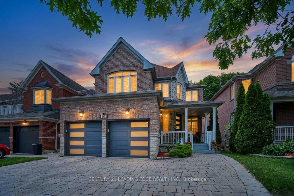 Property Photo:  382 Via Campanile N/A  ON L4H 0N6 