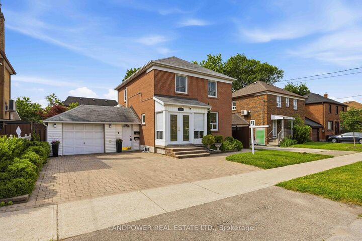 Property Photo: 549 Lawrence Avenue W ON M6A 1A5
