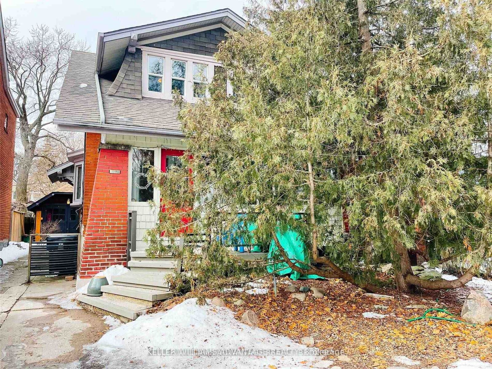 Property Photo:  98 Woodycrest Avenue #Upper  ON M4J 3A9 
