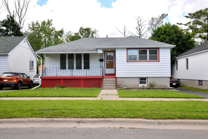 775 Alfred Crescent — photo 1