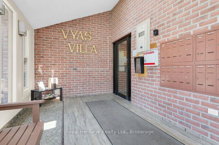 Property Photo: 9 Centre Street 203 ON K7R 3X3