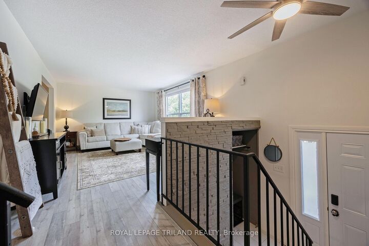 Property Photo:  760 Berkshire Drive 22  ON N6J 4A5 