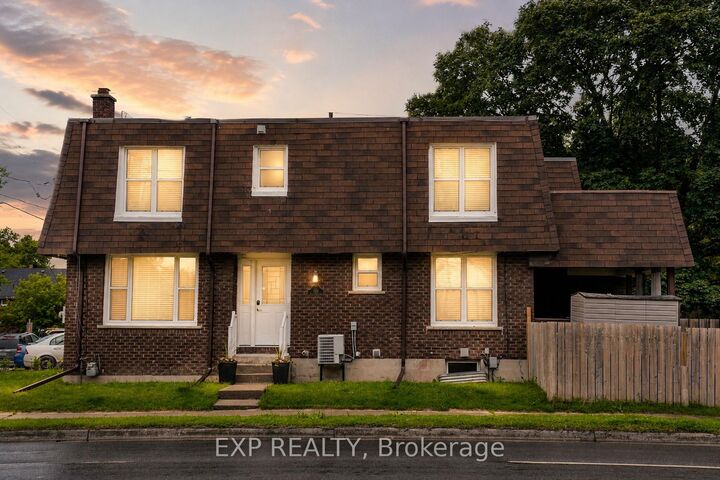 Property Photo:  246 Mary Street N  ON L1G 5C4 