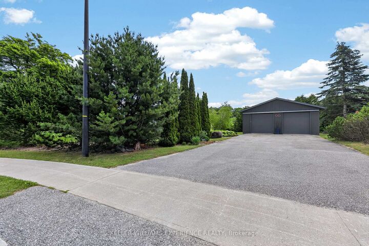 Property Photo:  68 Royal Oak Drive  ON L4N 7S5 