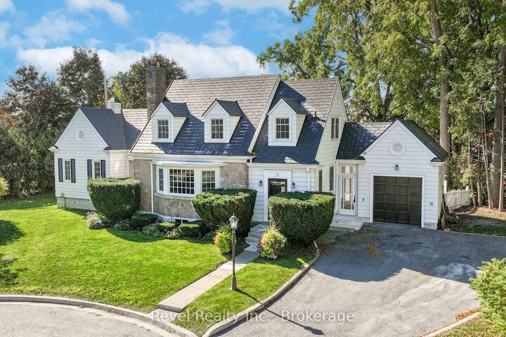 13 Sylvan Crescent — photo 1