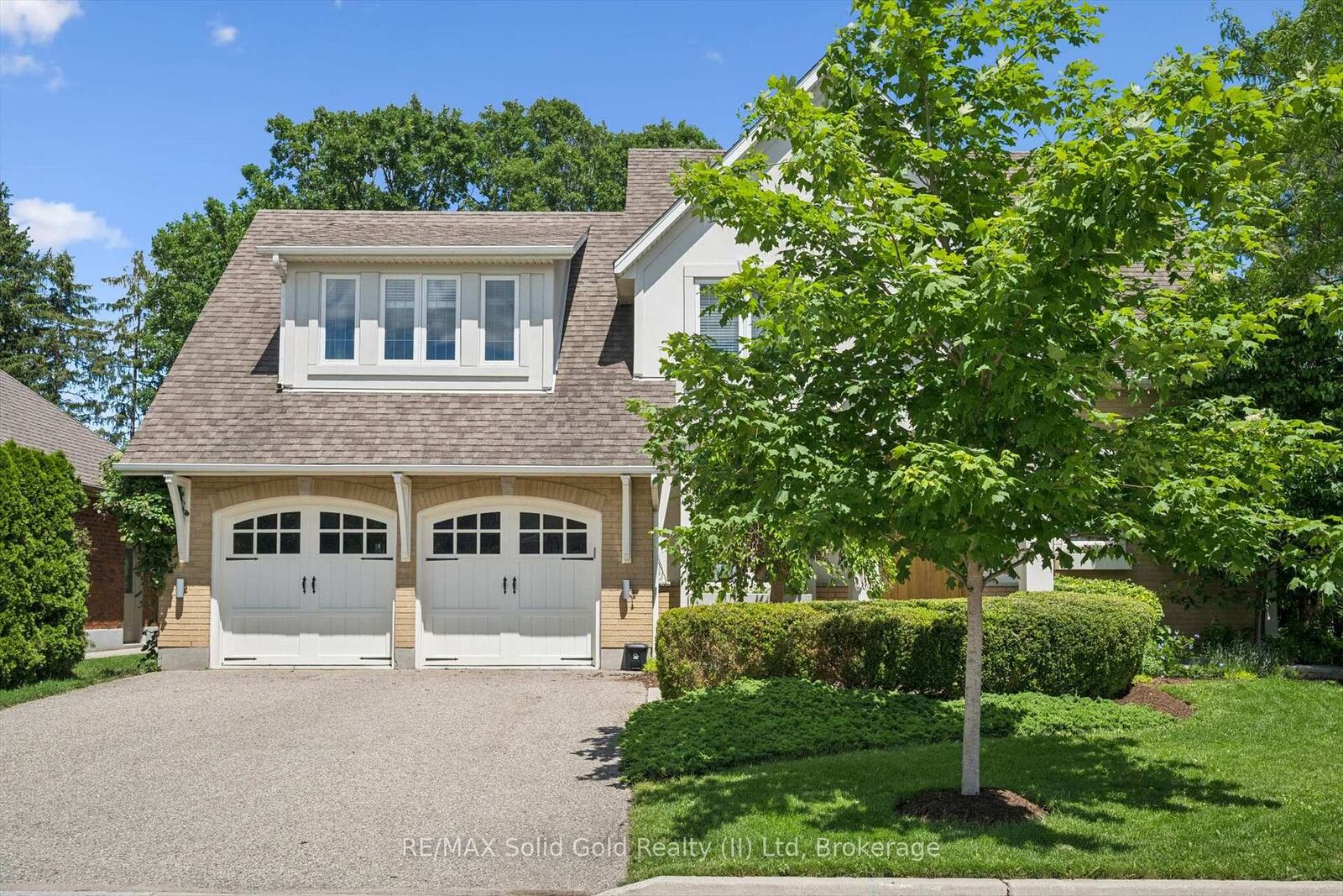 Property Photo: 576 Falconridge Crescent ON N2K 4J2