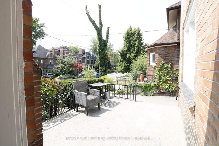 Property Photo:  6 Poplar Plains Crescent Main  ON M4V 1E8 