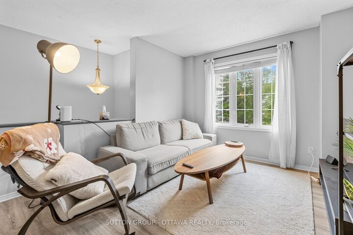 Property Photo:  318 Gotham Private  ON K2C 4G7 