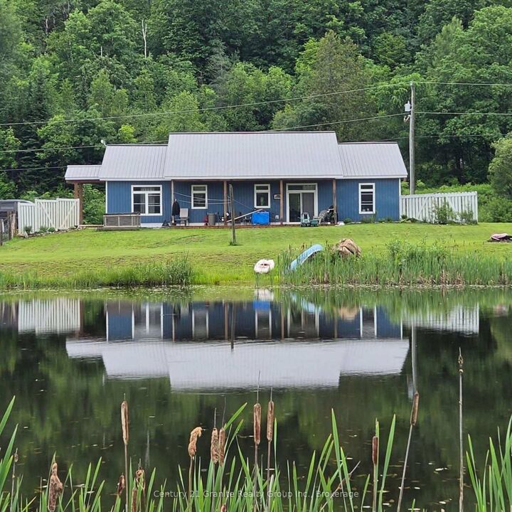 704 Lakeview Road — photo 1
