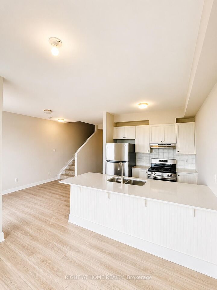 Property Photo:  825 Andesite Terrace  ON K2J 7H4 