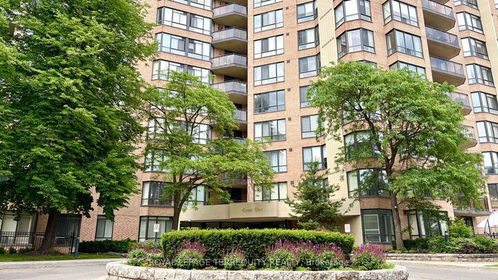 20 Cherrytree Drive 211 — photo 1