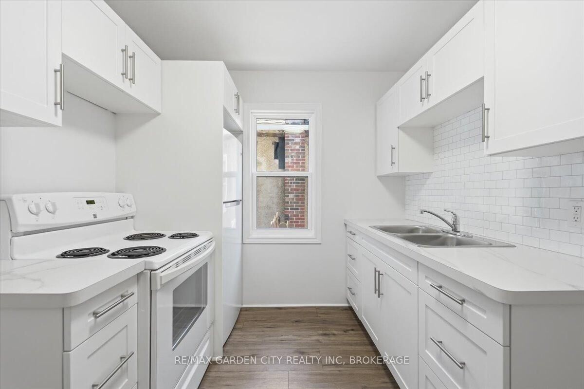 Property Photo: 106 Carlton Street ON L2R 1R3