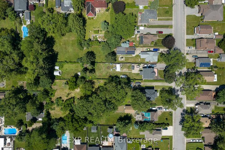 Property Photo:  6111 Carlton Avenue  ON L2G 5J8 