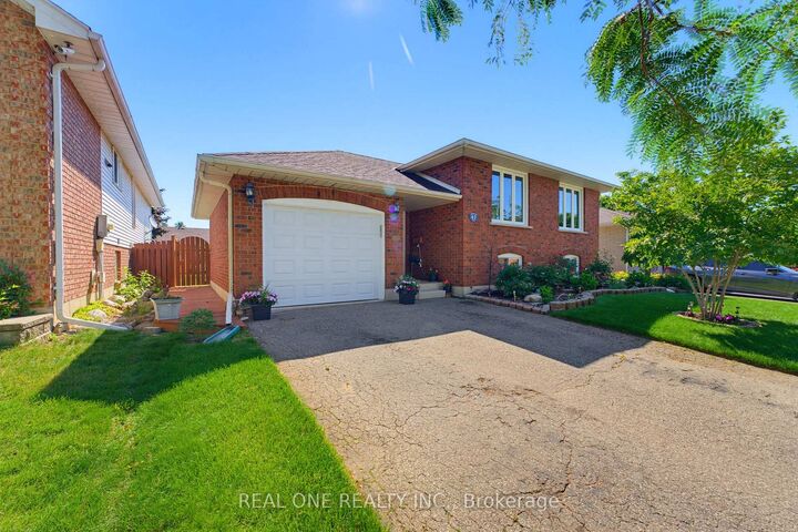 Property Photo:  47 Trillium Way  ON N3R 7T8 