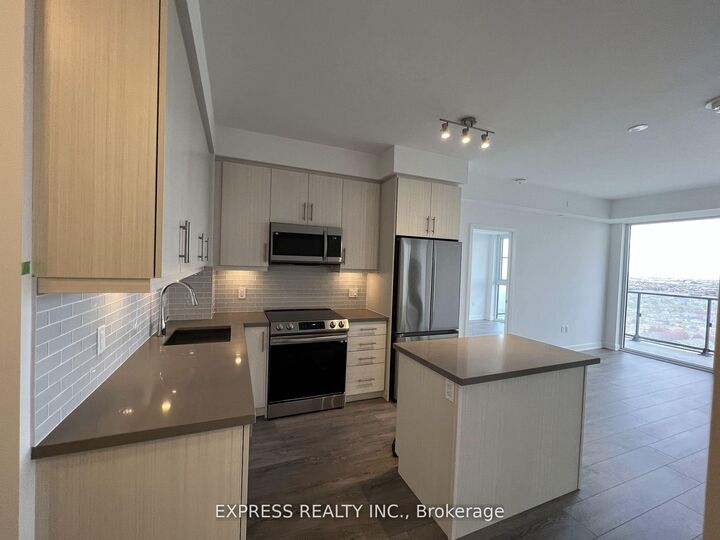 Property Photo:  105 Oneida Crescent Lph06  ON L4B 0H6 