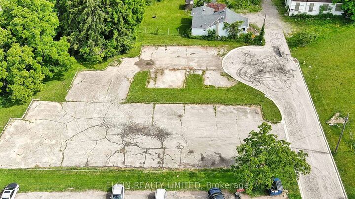 Property Photo:  4 West Pearl Street  ON N5P 2N8 
