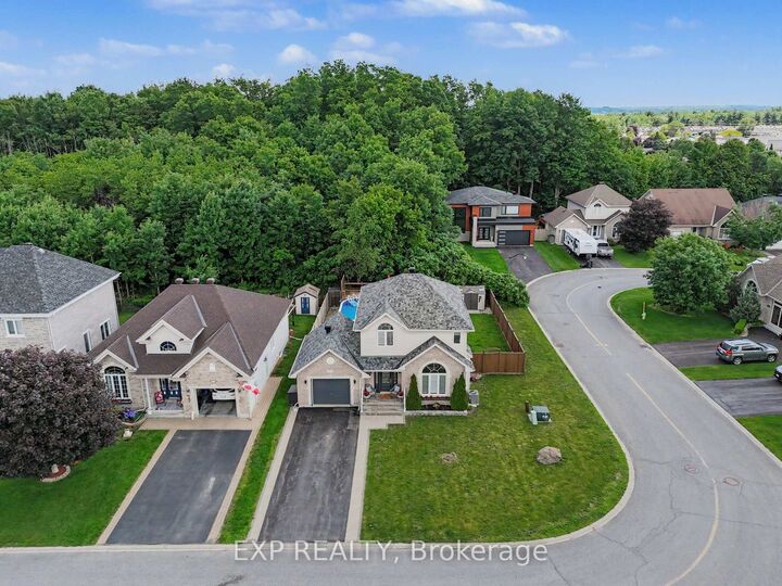 Property Photo:  212 Jasper Crescent  ON K4K 0A3 