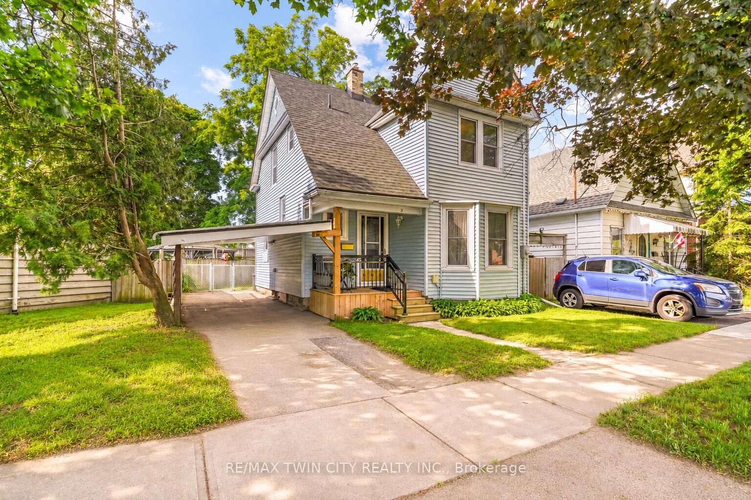 Property Photo:  3 Brighton Avenue  ON N3S 1V5 