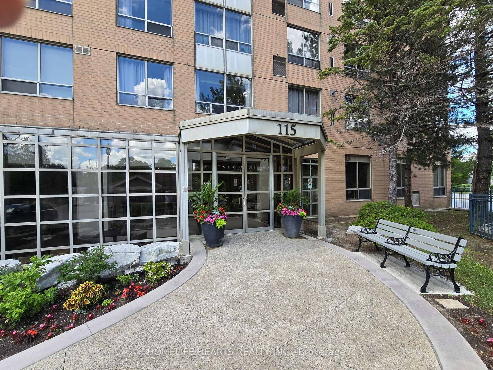 Property Photo:  115 Omni Drive 1207  ON M1P 5B4 