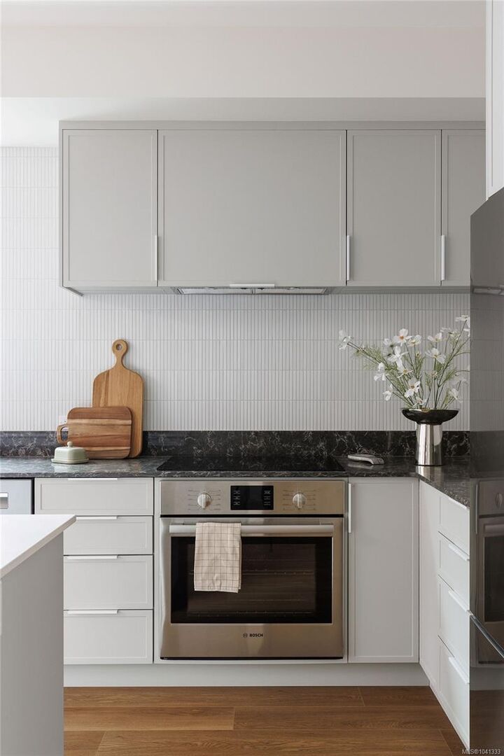 Property Photo: 1520 Louise Pl #6 BC V8P 2T8