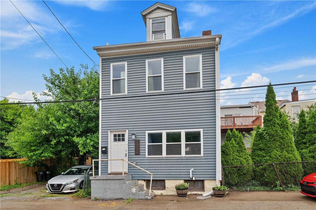 Property Photo:  3936 Clement Way  PA 15224 