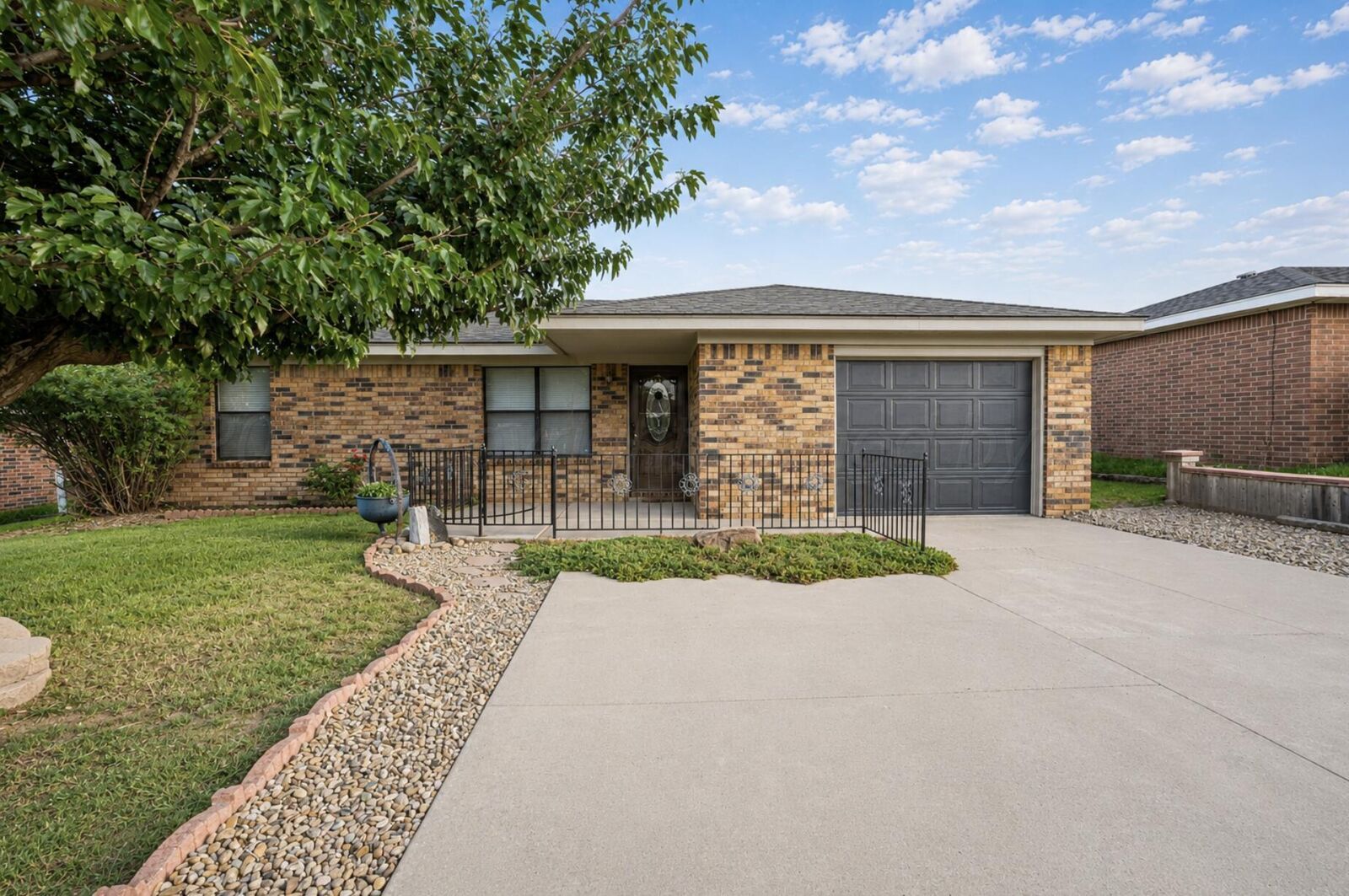 Property Photo: 2618 16th Avenue TX 79015