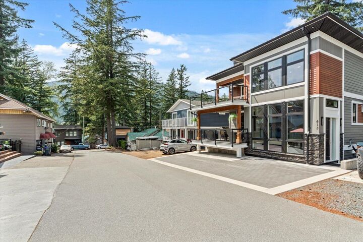 Property Photo: 413 Maple Street BC V2R 4Z3